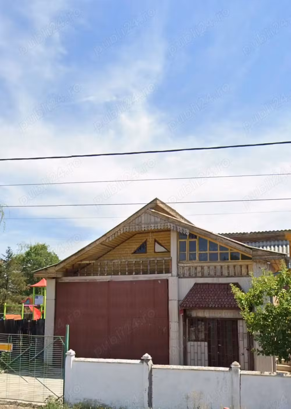 Casa-OLT Nicolae Titulescu, stradal, potrivita si pentru spatiu comercial