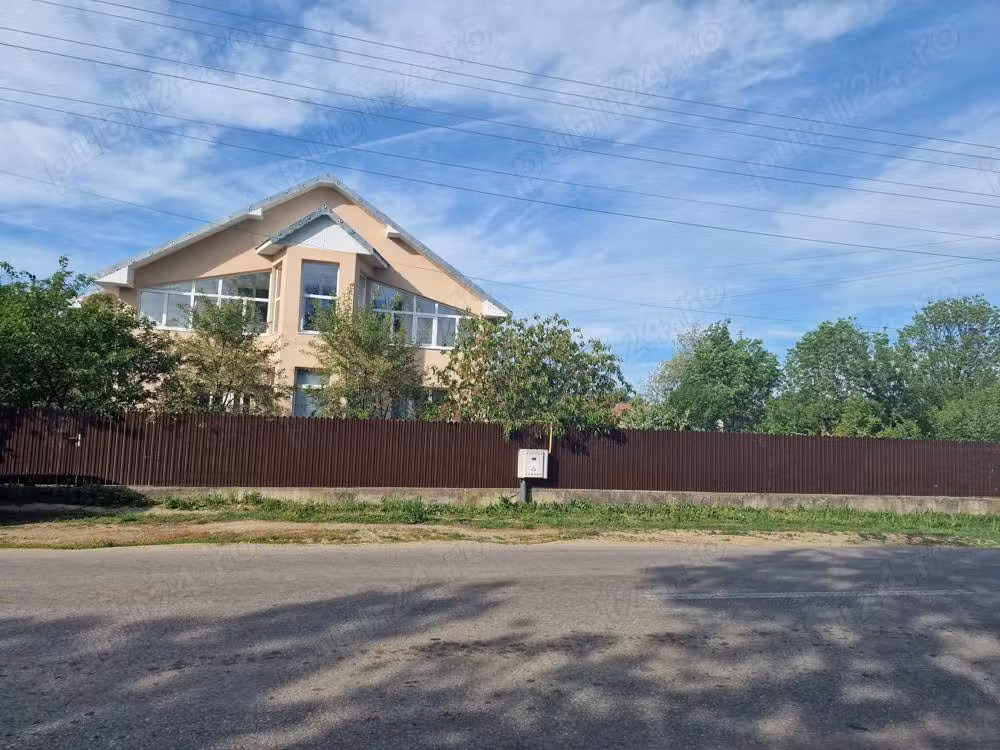 Vand casa + teren intravilan comuna Serbanesti