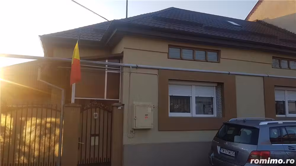 Casa de vanzare