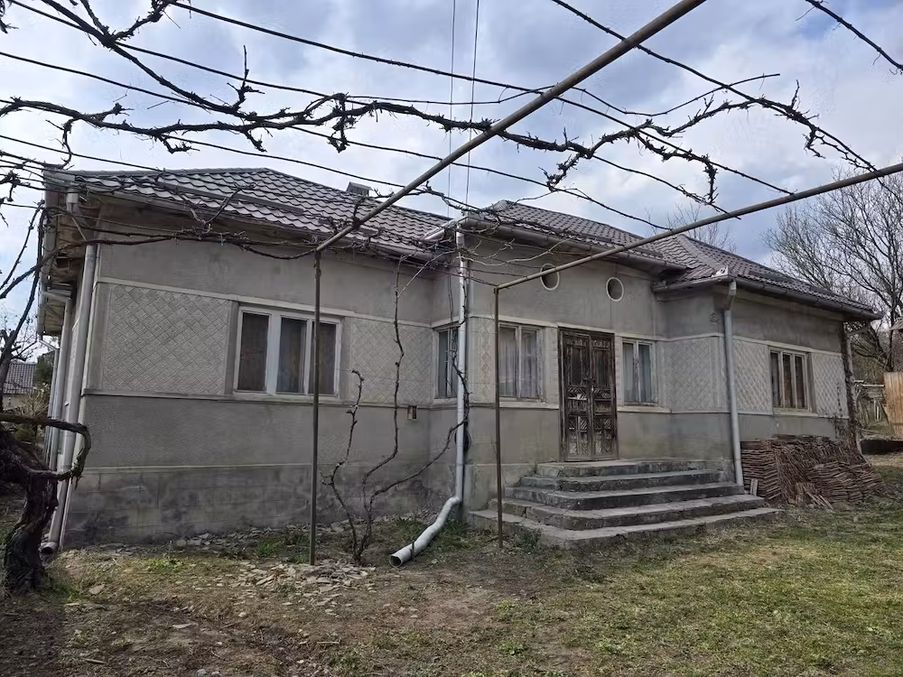 Vând Casă Pamant Padure