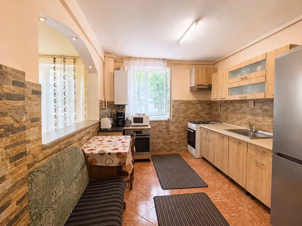 Vand apartament 3 camere.
