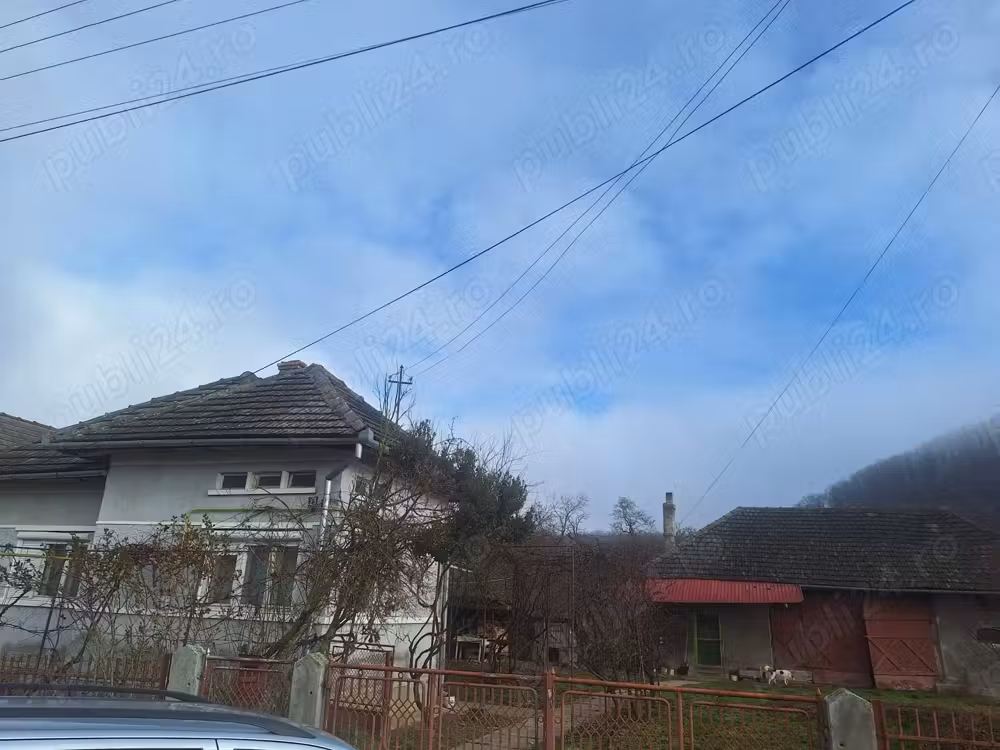 Casă de vânzare