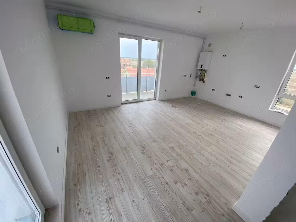 Comision 0%.Nou. 3 camere. Etaj 1. Zona Girocului - langa Profi Neptun.