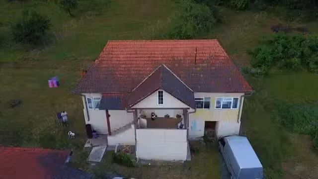 Casa + teren de vanzare