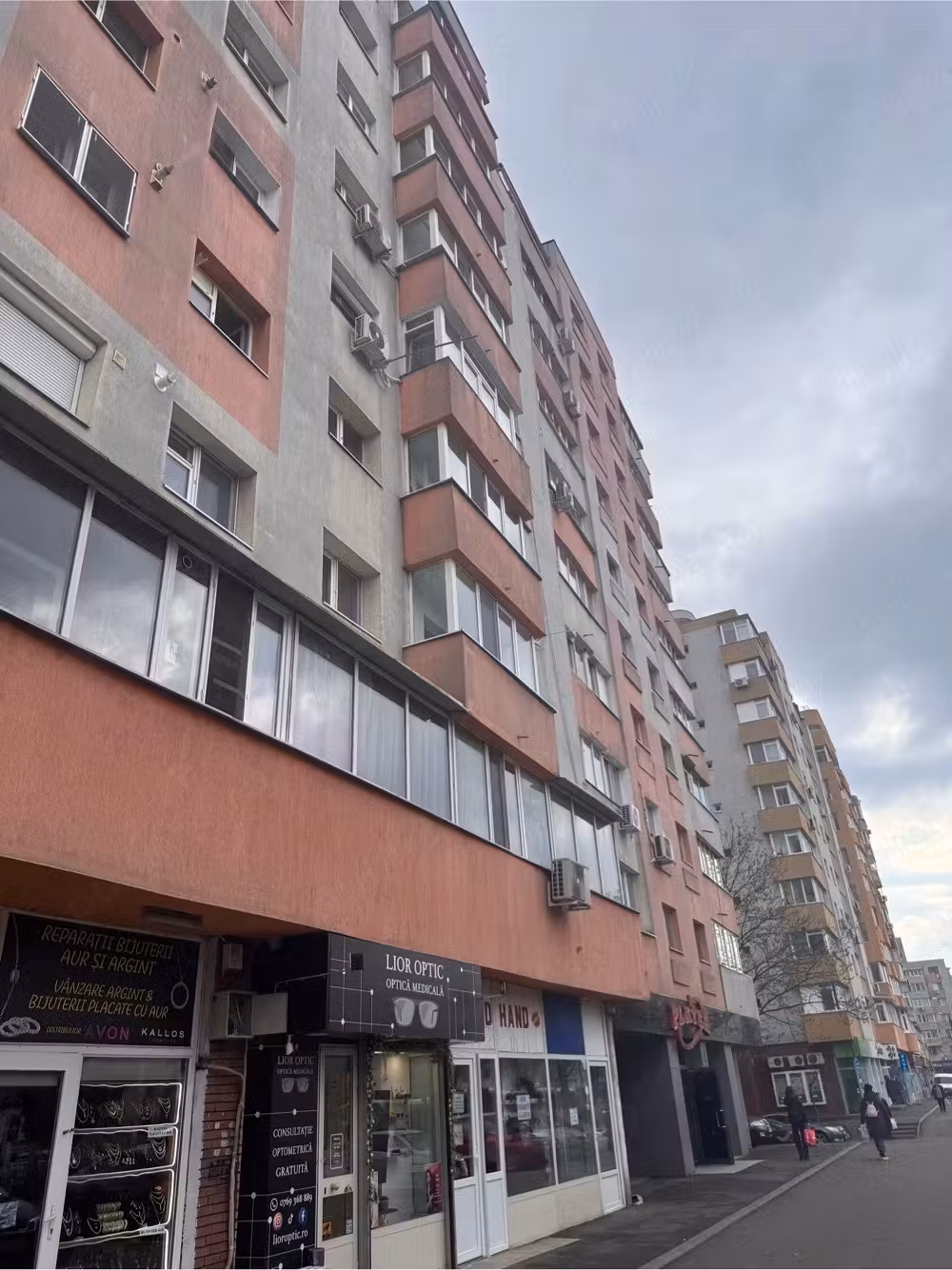 vanzare apartament 3 camere sebastian - electromagnetica - trafic greu