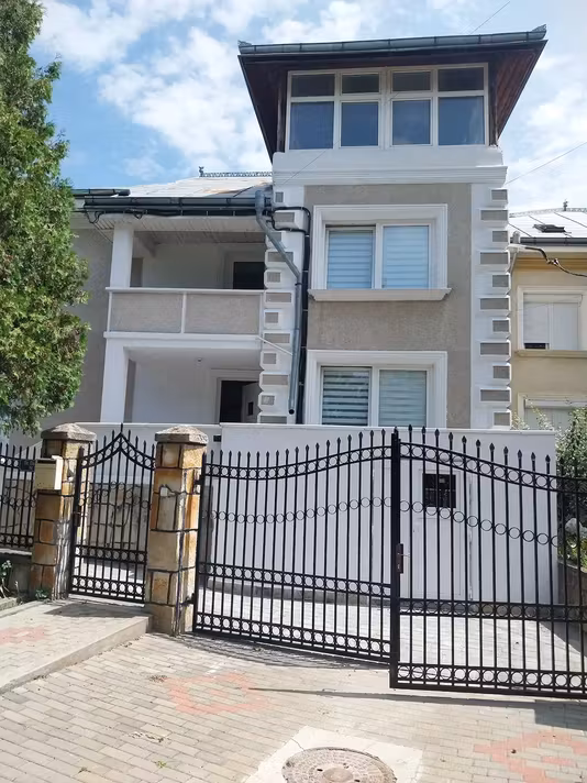 Apartament Roman
