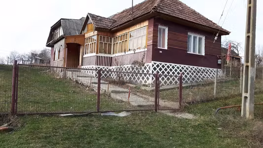 Casă Fantanele