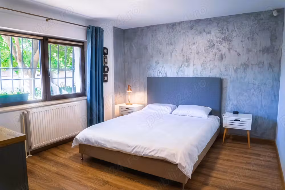 Proprietar   Închiriez apartament 4 camere, 130 mp, garaj + cameră relaxare 40 mp lângă Complex