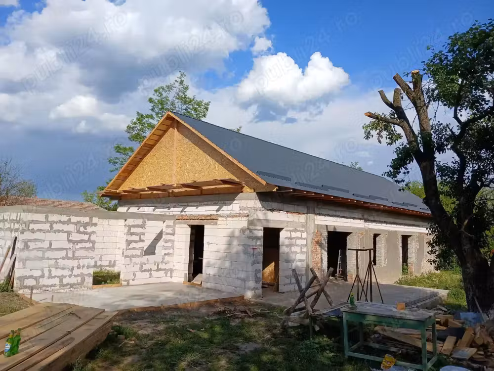 Casa in constructie de vanzare
