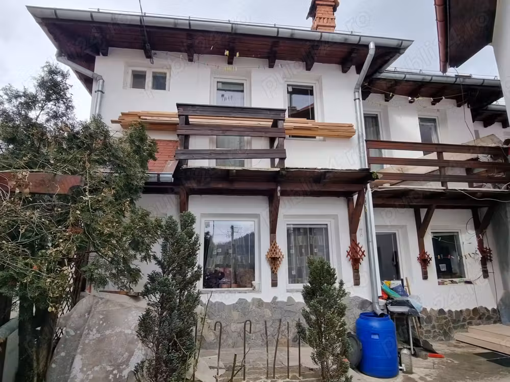 Casă · 4 camere · 91 m², Busteni, Bușteni