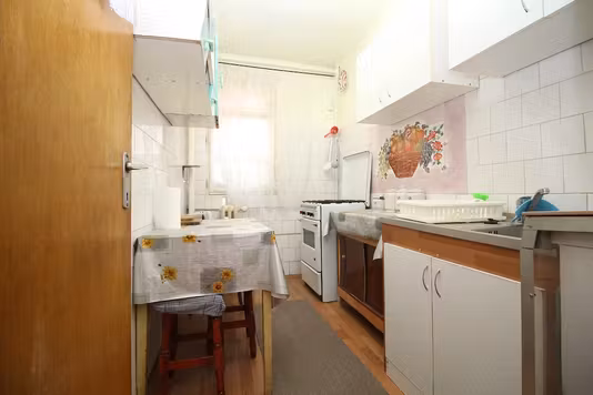 Apartament Titan