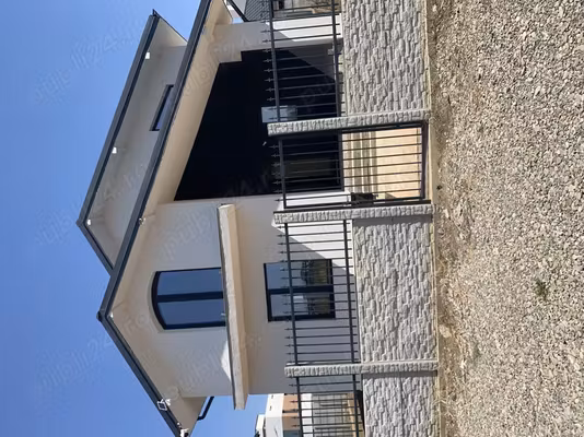 Casă Tunari