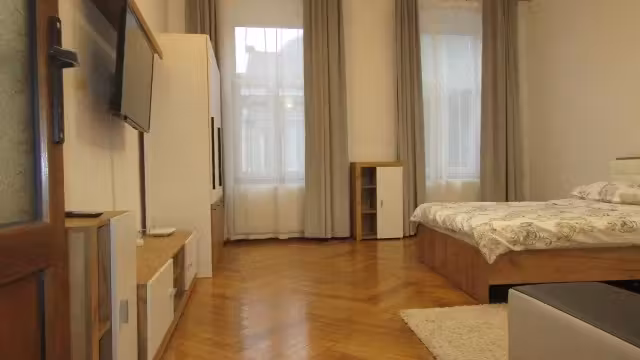 Inchiriez apartament 2camere la Casa 15Noiembrie 420