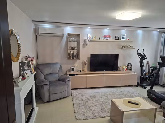 Apartament 1 Decembrie