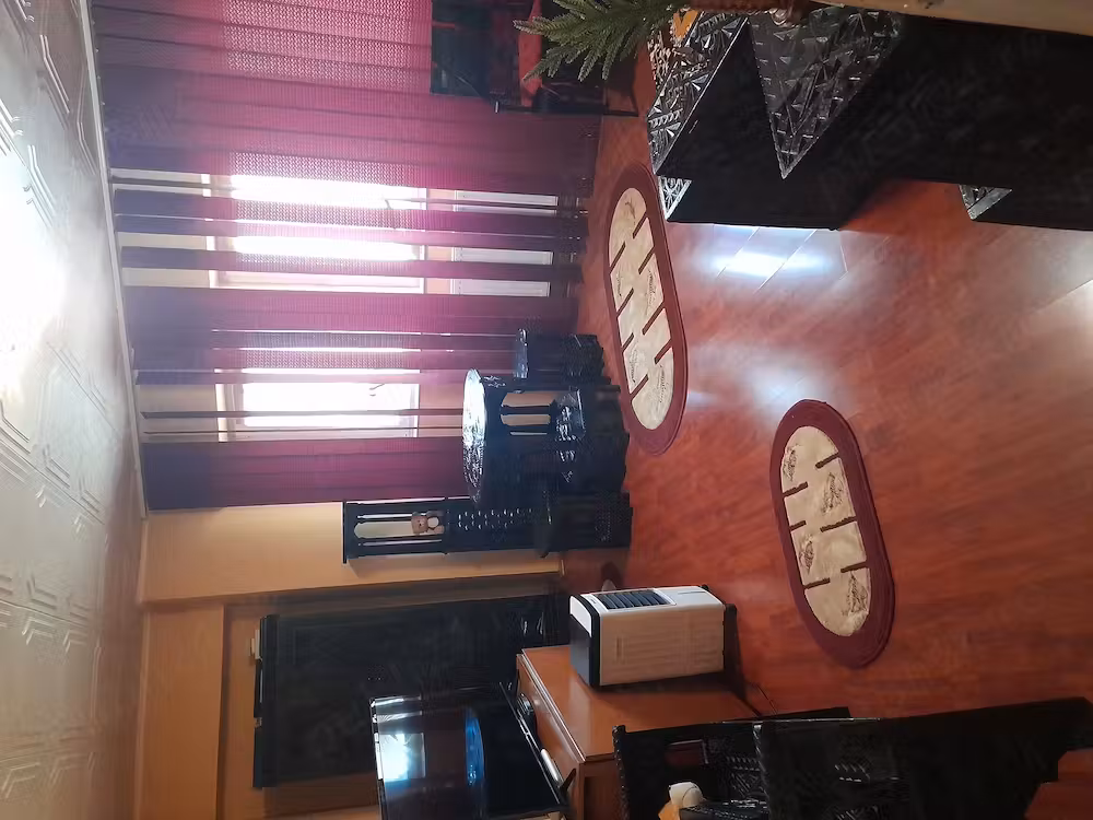 Schimb apartament cu garsoniera plus diferență.