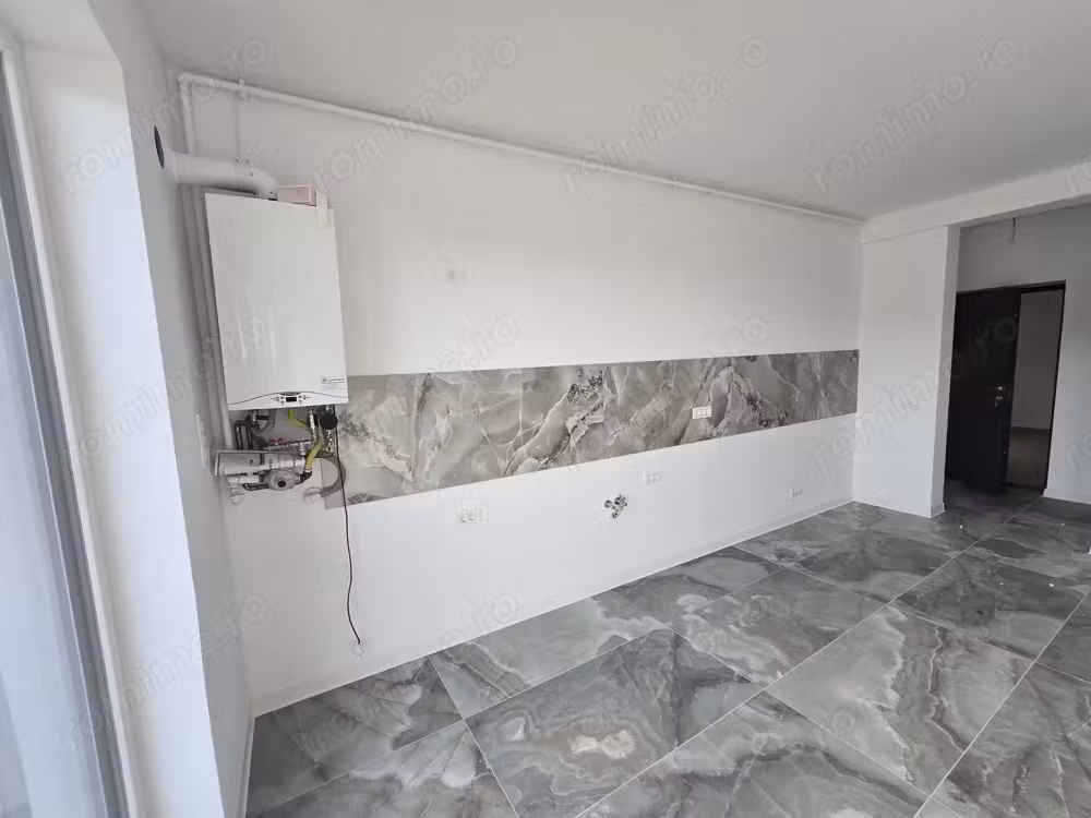 Apartament 2 camere. Etaj 2. Bucatarie retrasa. Decomandat. Bloc nou.