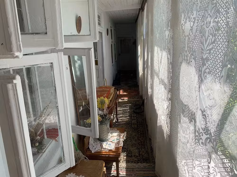 Casă · 6 camere · 165 m², Central, Budești