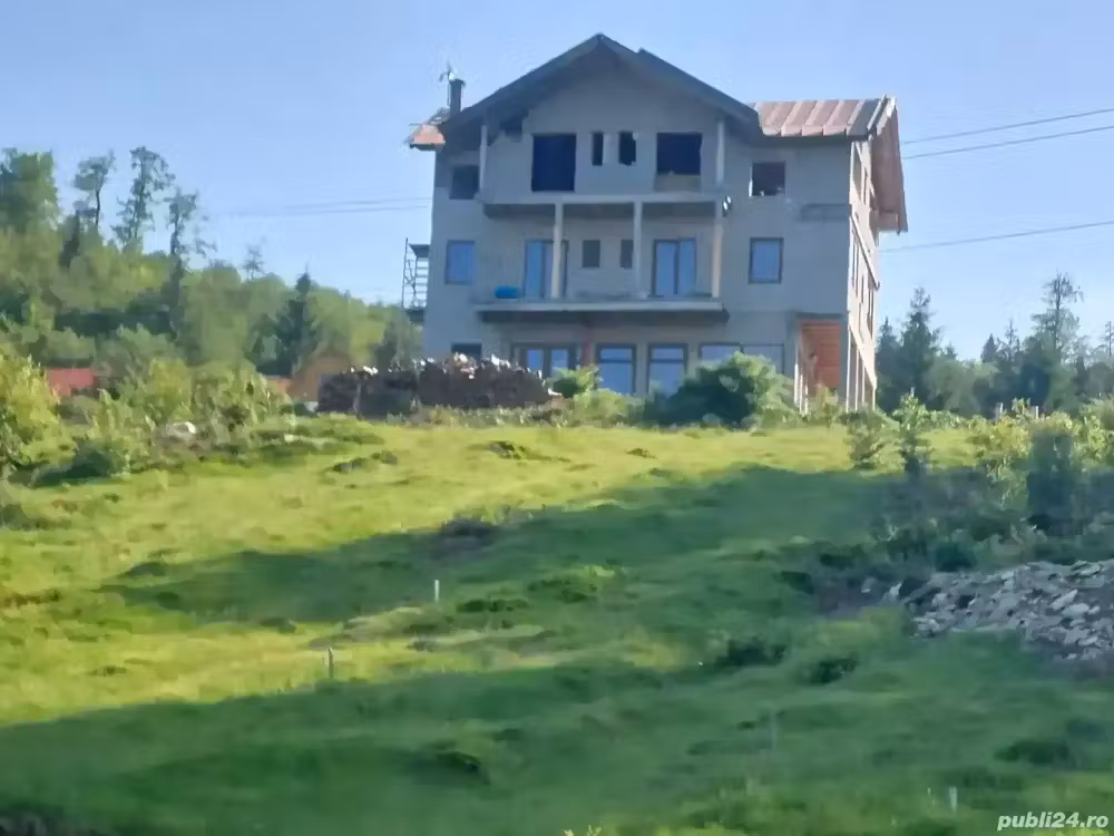 pensiune in constructie Pasul Vălcan (