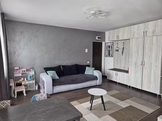 Apartament Floresti
