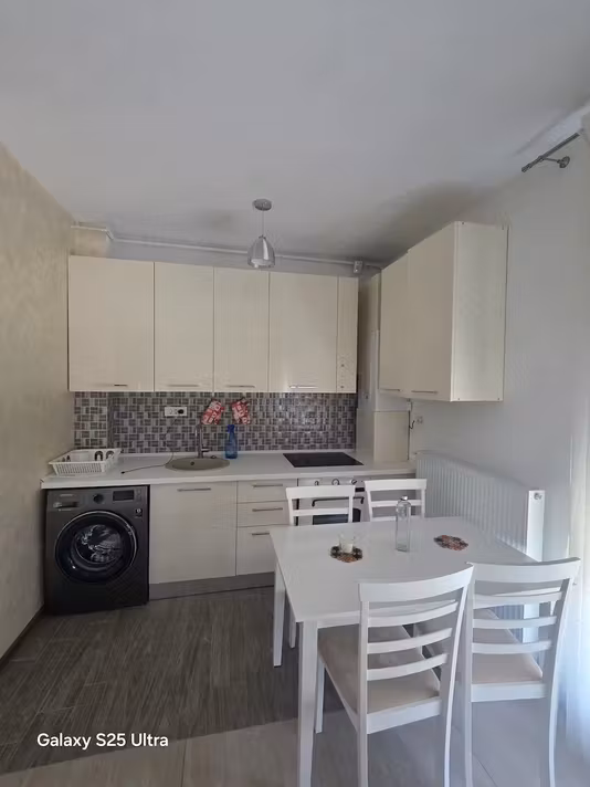Apartament Rosu, Padurea Rosu
