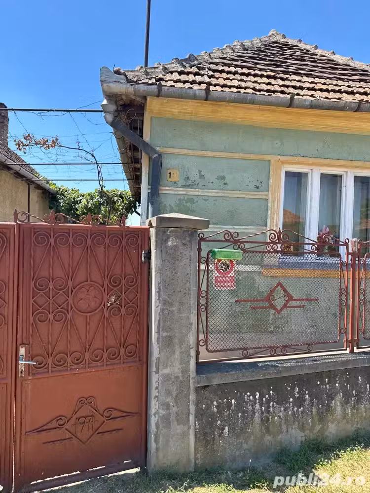 De  VANZARE Casa si teren