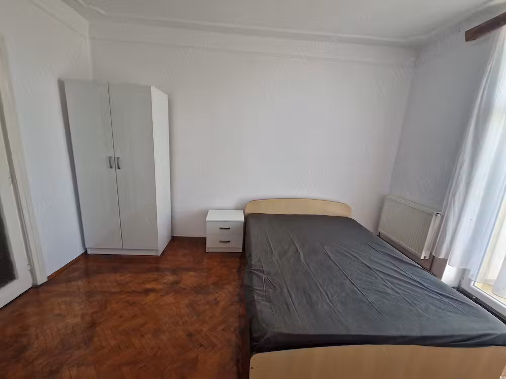 Caut coleg apartament Iași
