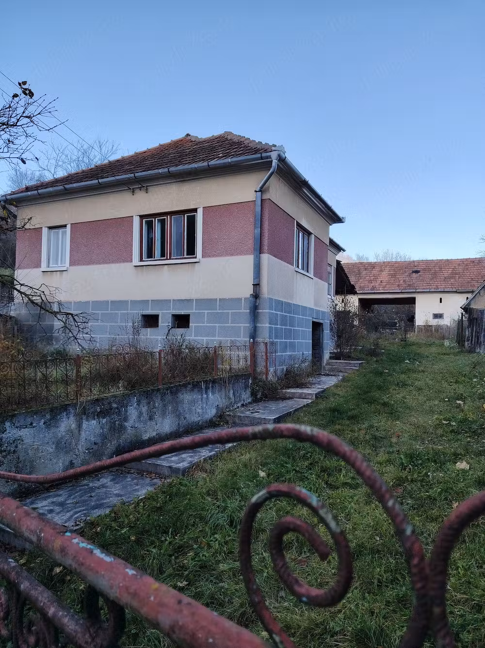 Casa la 12 km de Deva