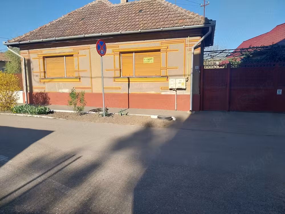 Casă de vânzare