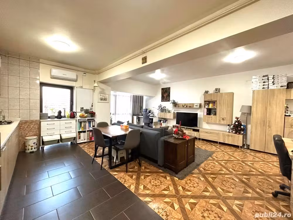 228000 EURO Apartamnet 3 Camere 500 m de Hotel Marriott