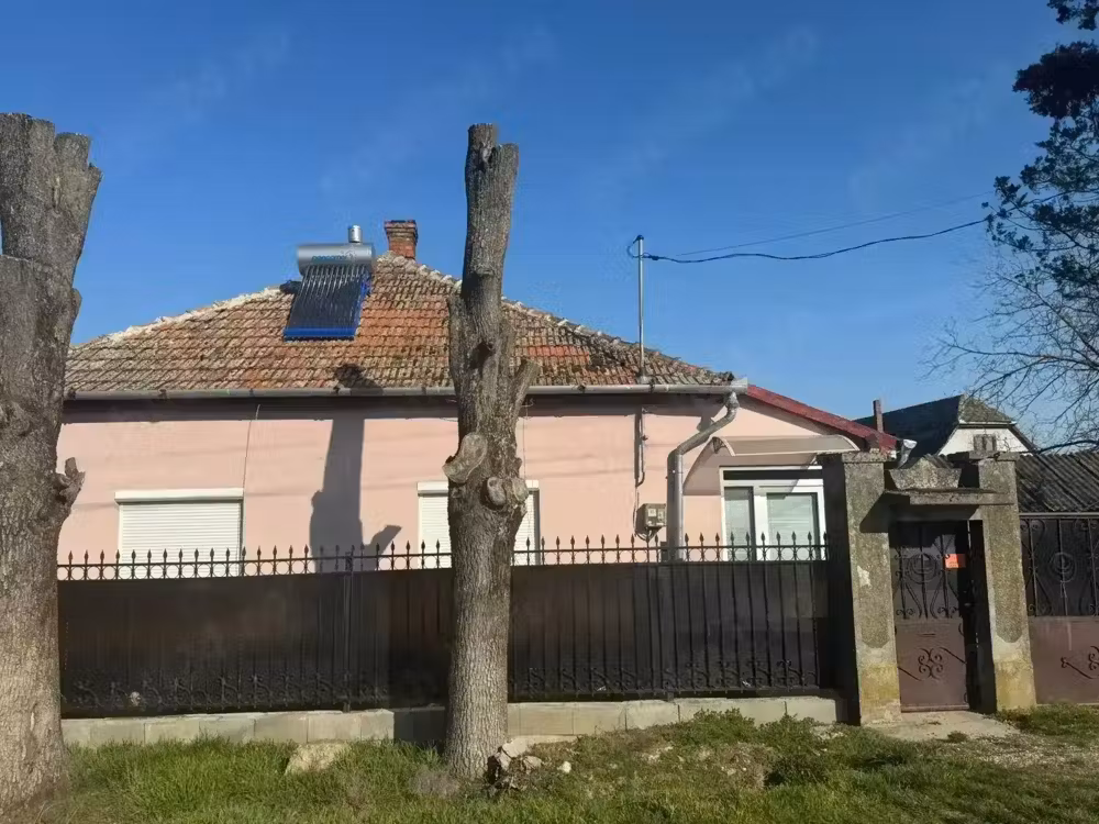 Vând casă în Inand