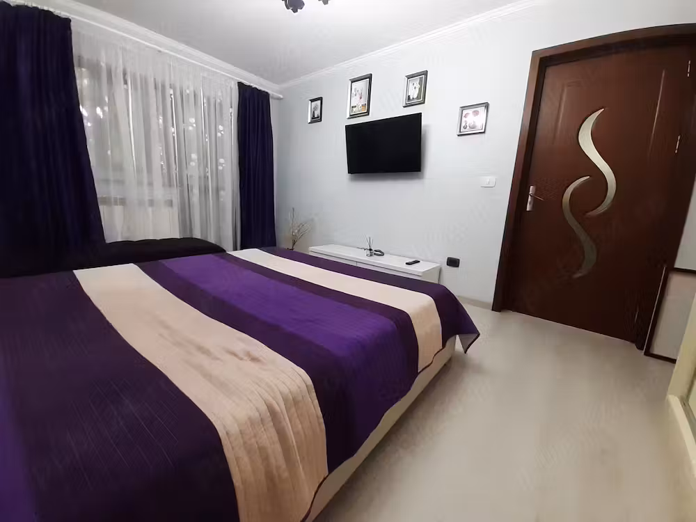 Inchiriez apartament cu o camera Micro 21 Galati