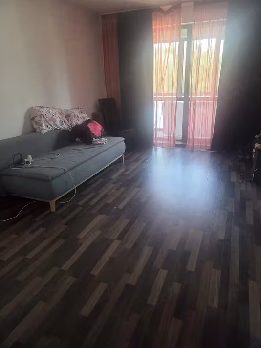 Garsonieră Rosu