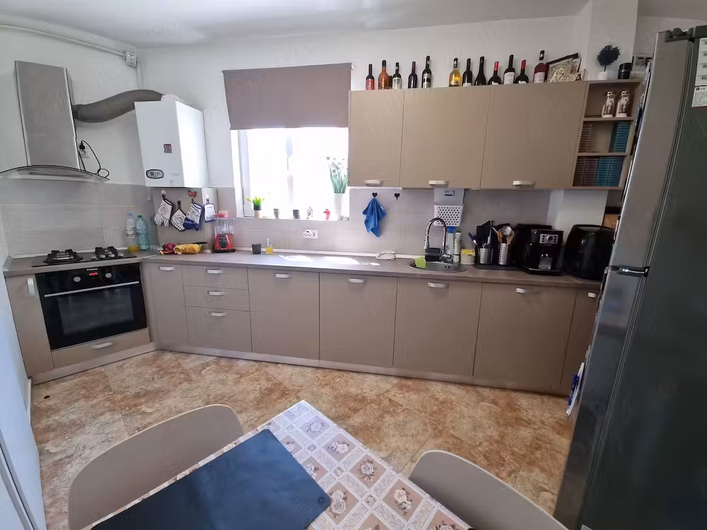 Apartament 2 camere, decomandat, mobilat și utilat modern, Metrou Berceni