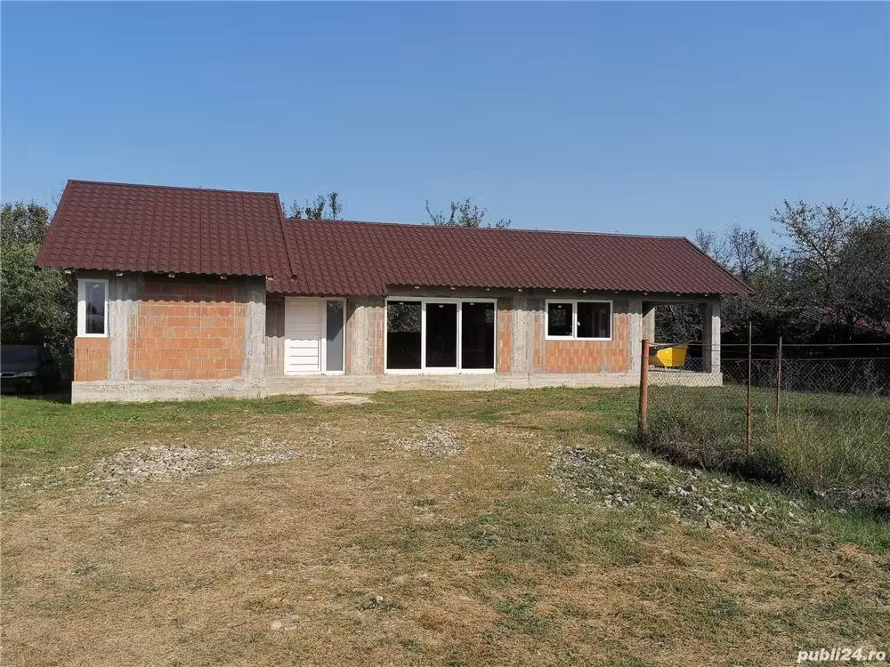 Casa in Busag ,   teren 9 ari , ,pozitie super 200 m din DN