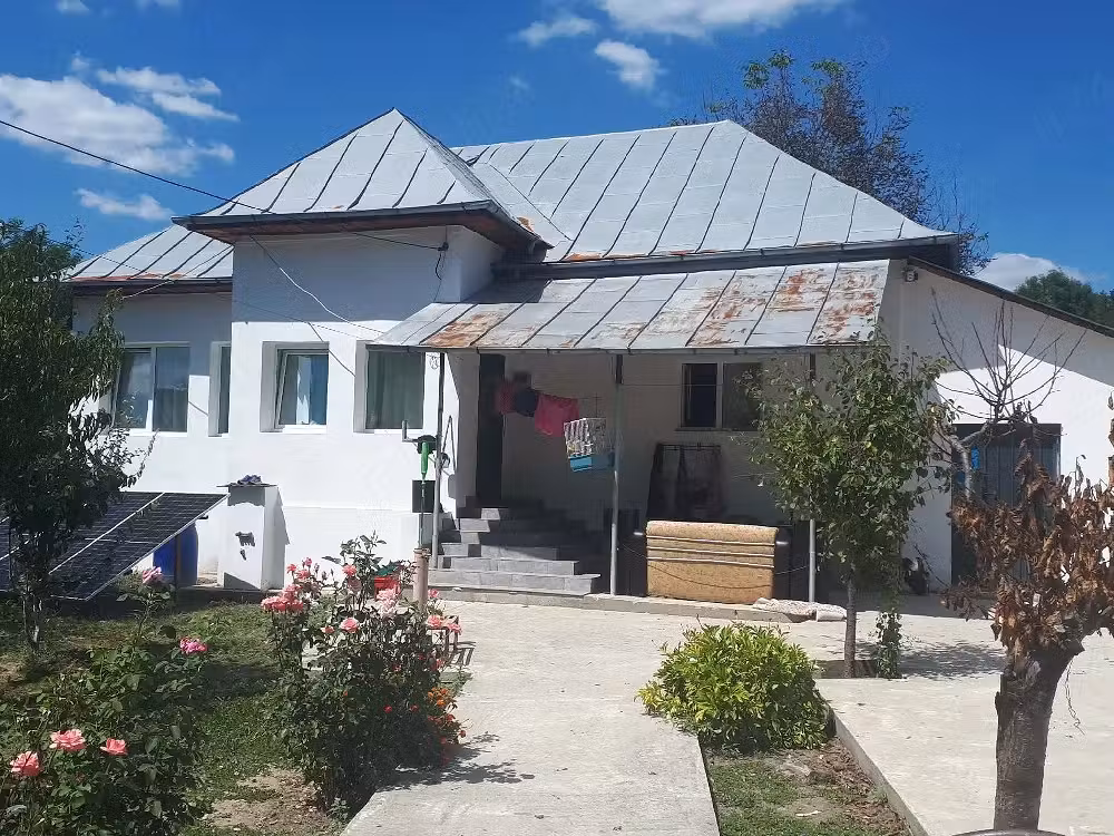 casa de vanzare complet utilata renovata recent