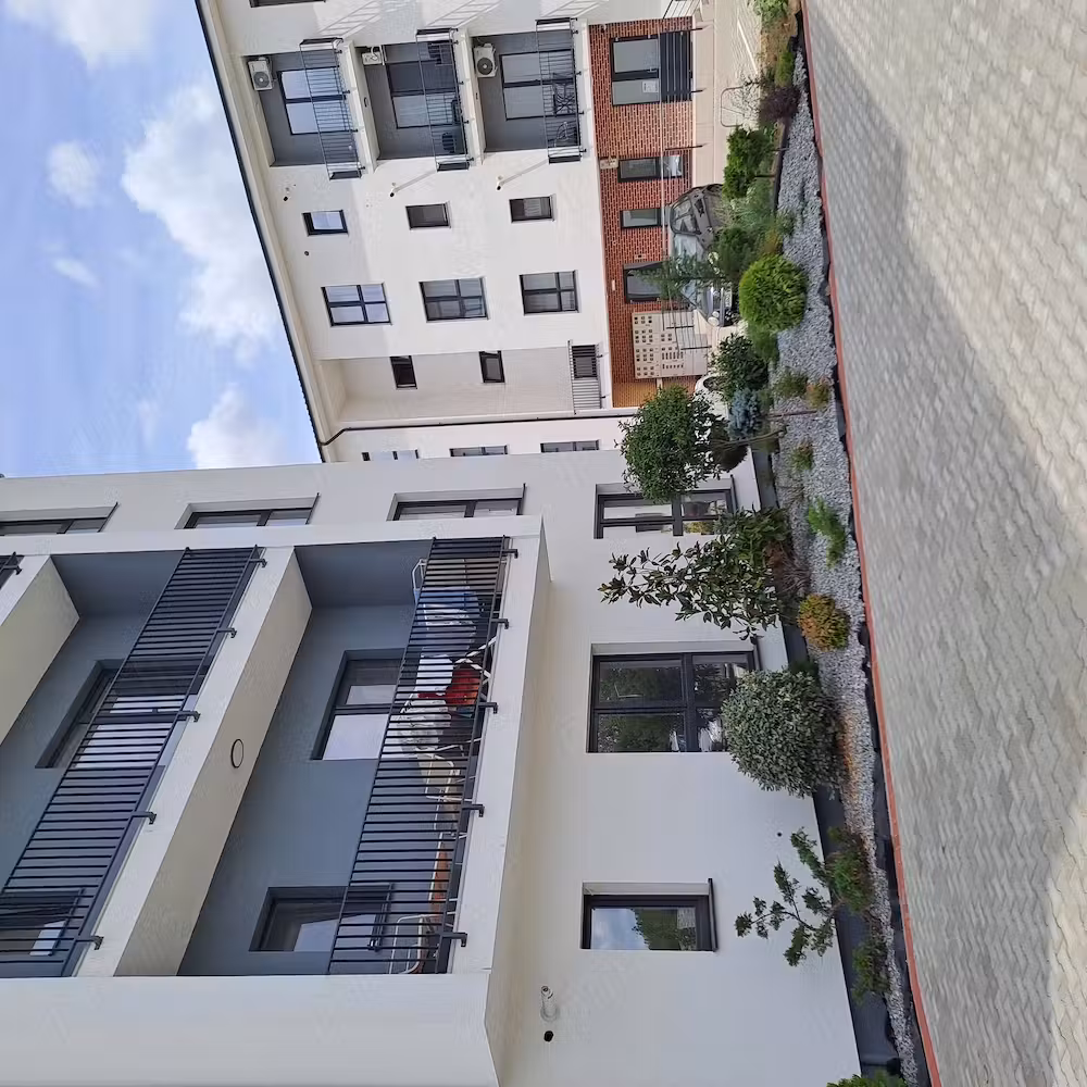 Inchiriez apartament nou Arad
