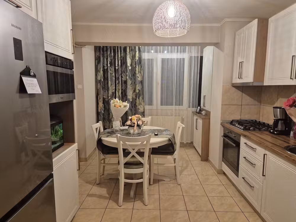 Apartament 3 camere in cartier Vasile Aaron