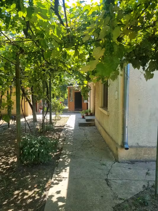 Casă Km 5