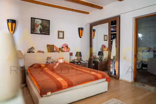 Casă Izvorani