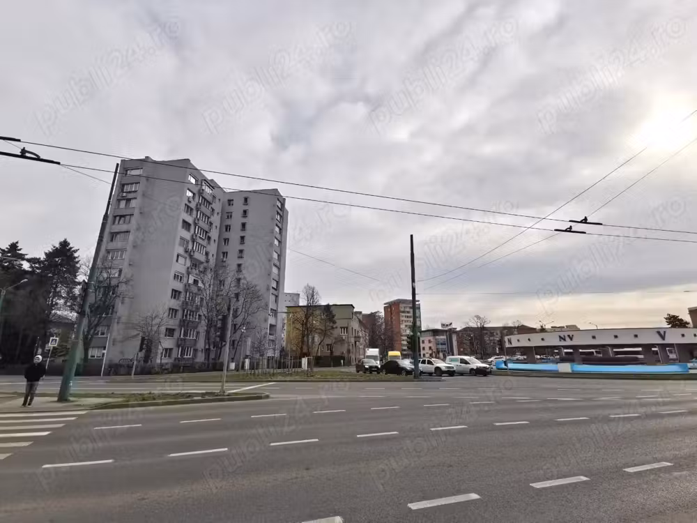 Apartament 4 camere, parter inalt zona Punctele Cardinale - comision zero