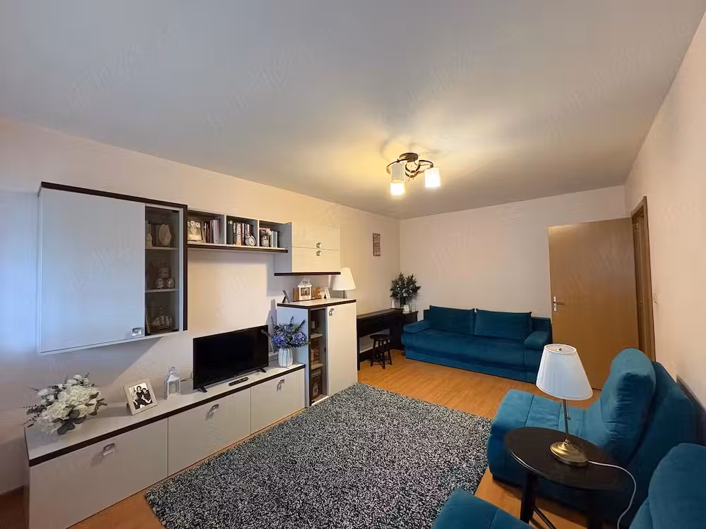 Apartament 3 camere spatios si mobilat cu parcare inclusa