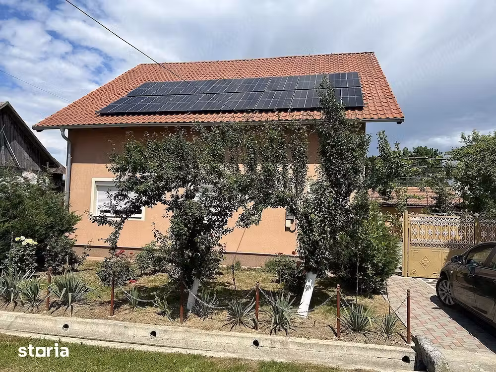 Casă · 6 camere · 250 m², Bocsig, Ineu