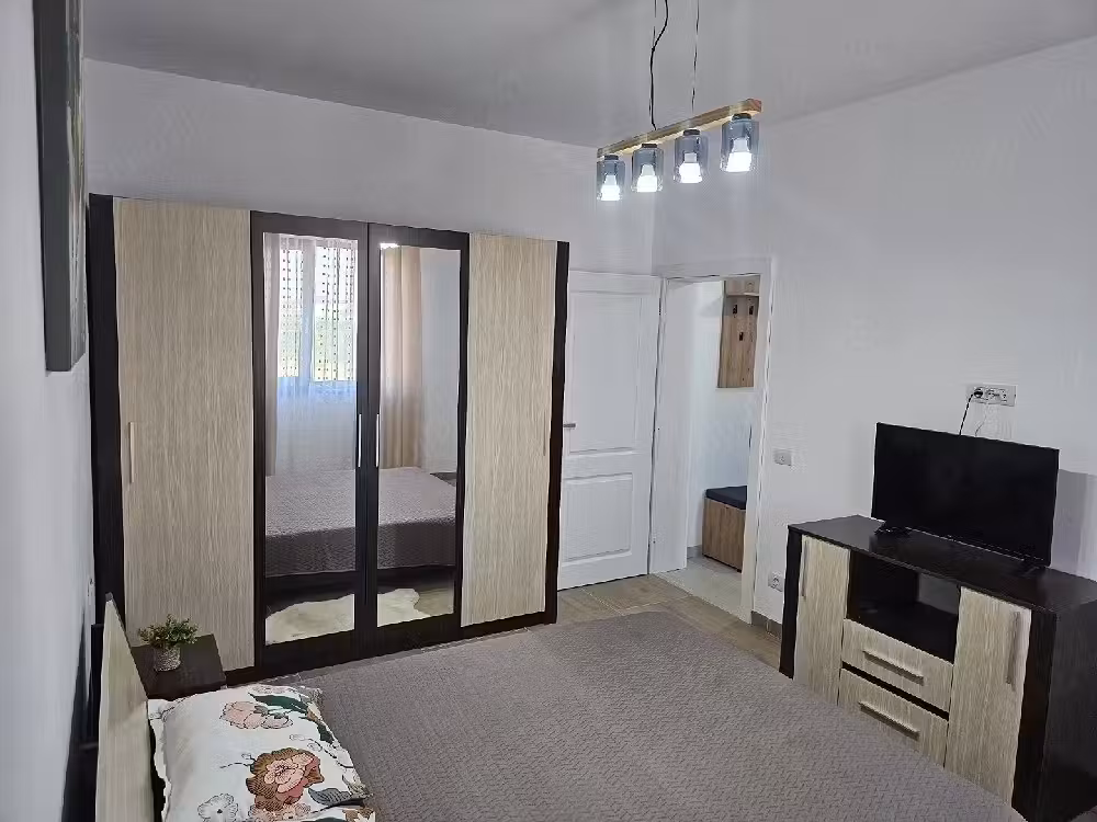 Inchiriez ap 2 camere, direct de la proprietar