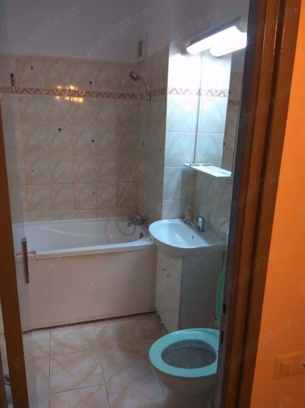 Inchiriez apartament 2 camere