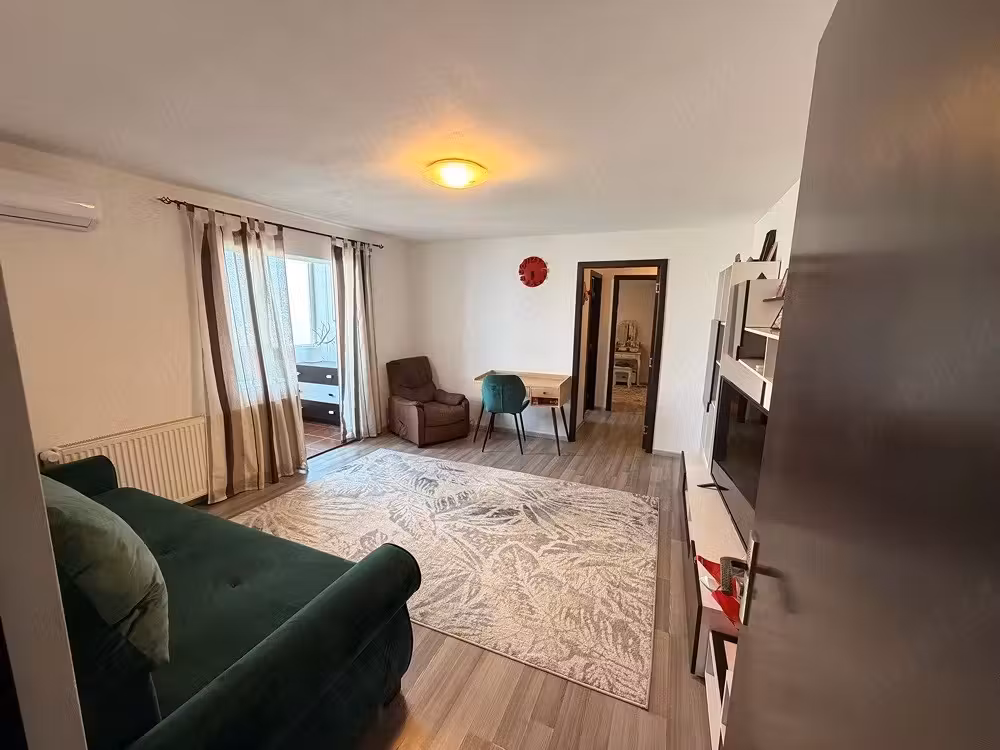 Proprietar vând apartament 2 camere   Zona Soarelui