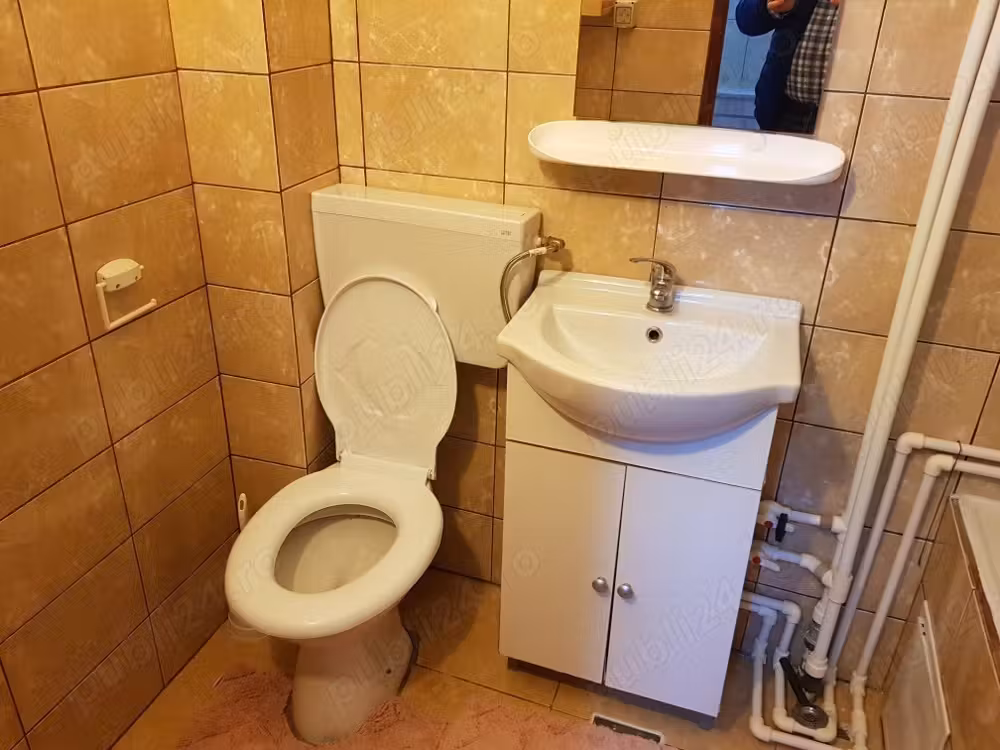 inchiriem garsoniera zona cet constanta