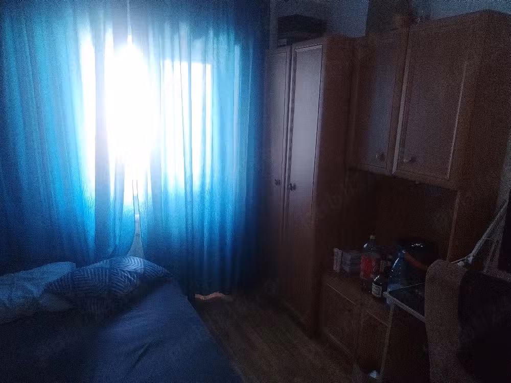 Privat inchiriez ap. 3 camere Mărăști, dec