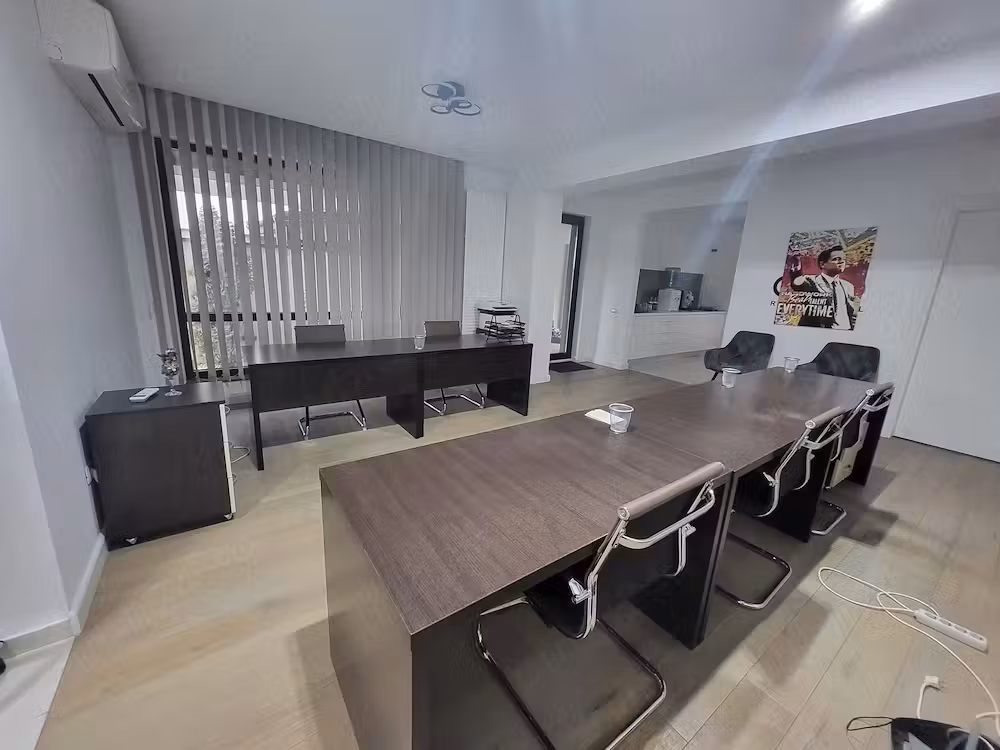 Apartament 2 camere-Parter Vila-Ideal birouri cabinet-Acces metrou 10 min