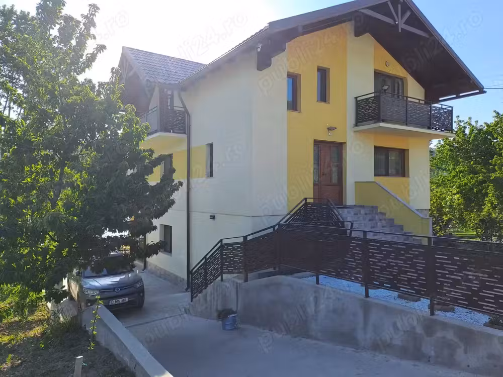 Vând casa sau schimb cu apartament situat în București