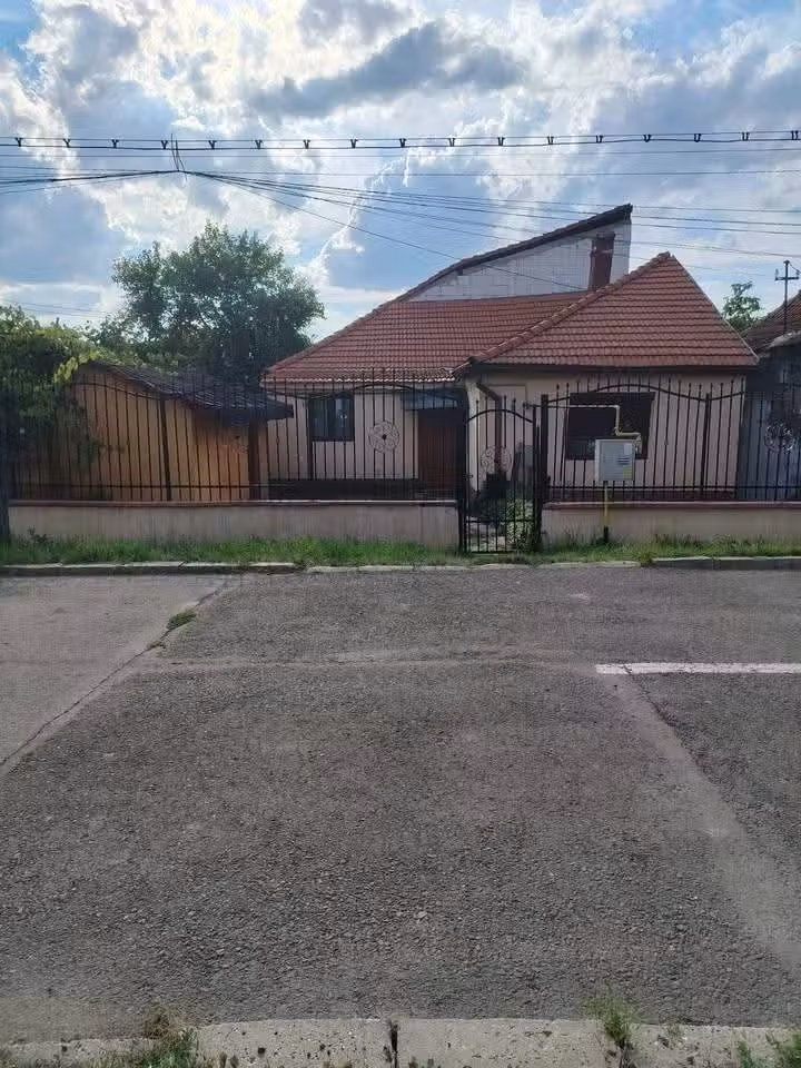Vând casă Satu Mare